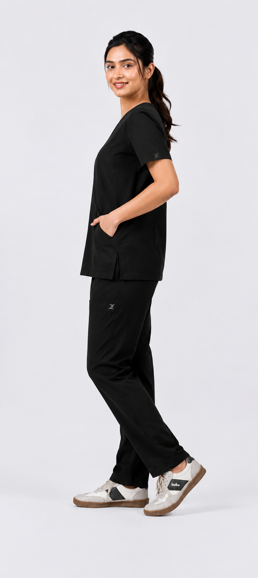 Cura Core Women's V-Neck Black CC/12